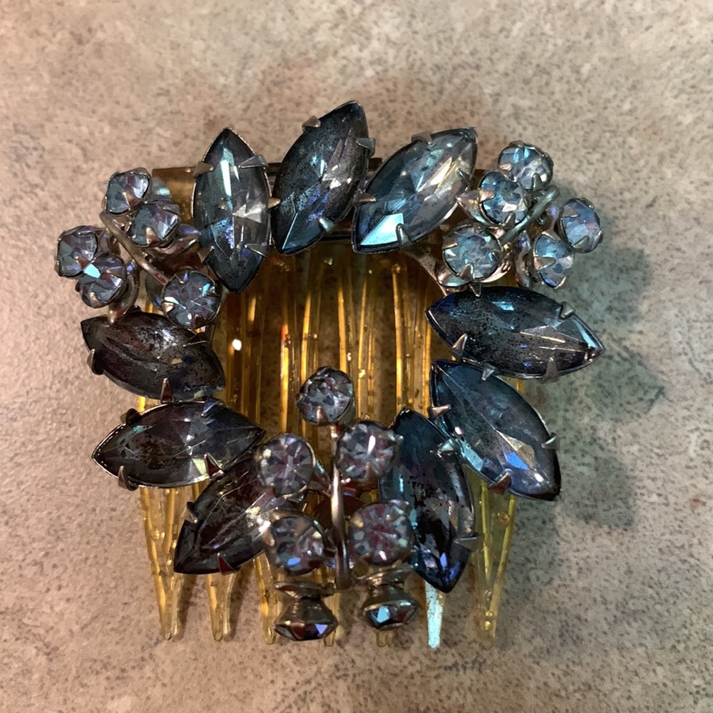VTG Ice Blue Rhinestone Hinged Hair Comb ❄️